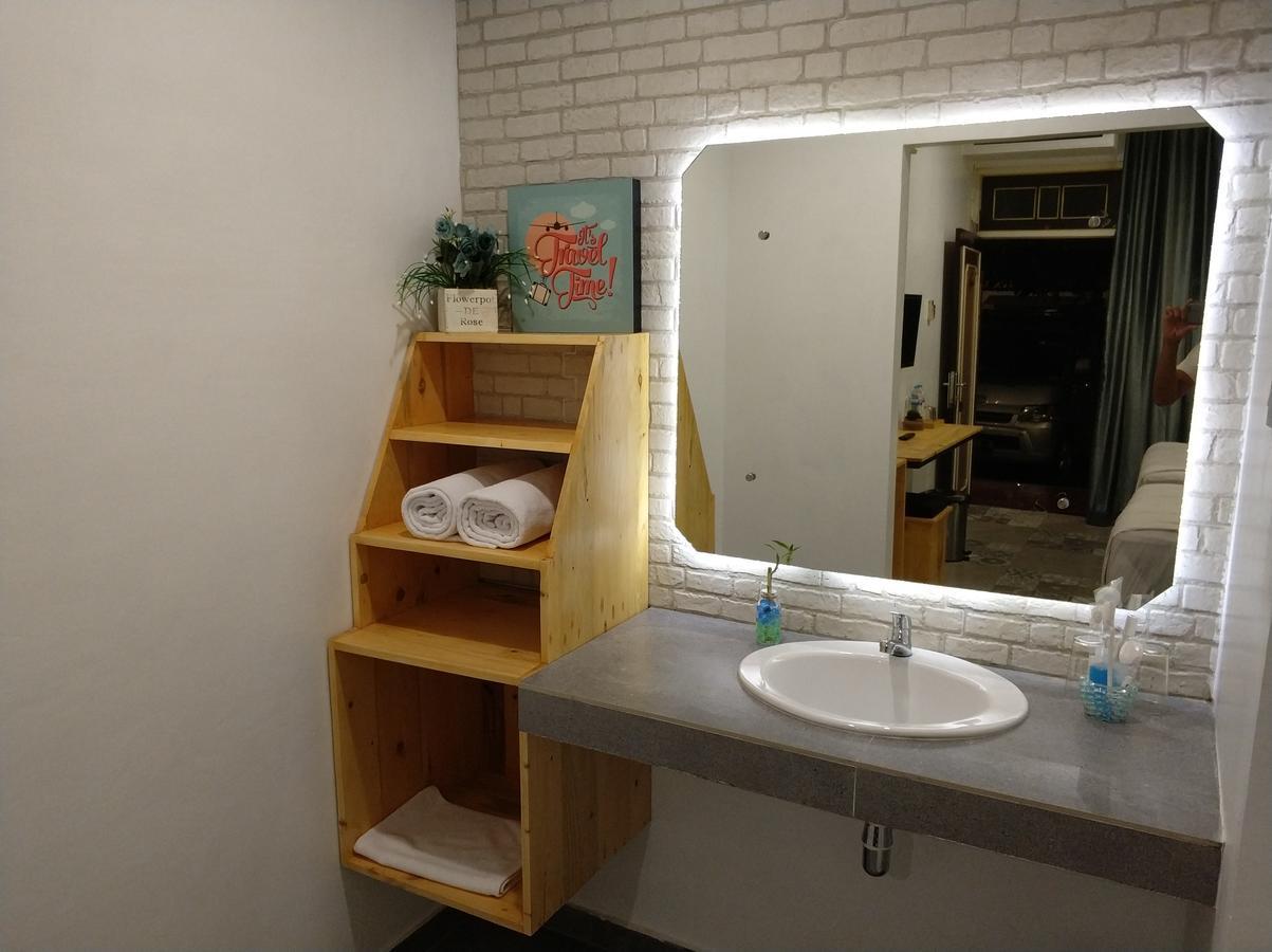 Diaga Grha Hotel יוגיאקרטה מראה חיצוני תמונה